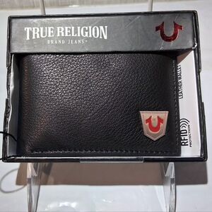 TRUE RELIGION Men's Wallet Bifold BLK LEATHER Silver/Red inlay Brand-New w/tags
